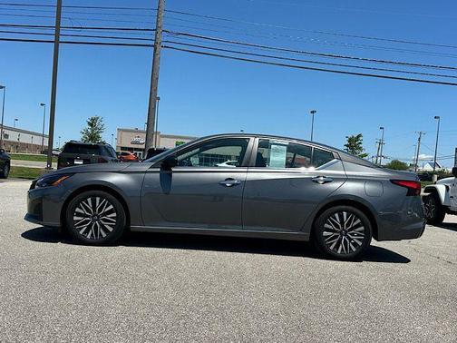 Gun Metallic 2025 Nissan Altima 2.5 SV