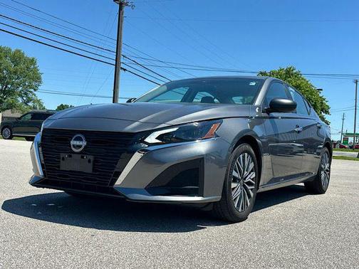 Gun Metallic 2025 Nissan Altima 2.5 SV