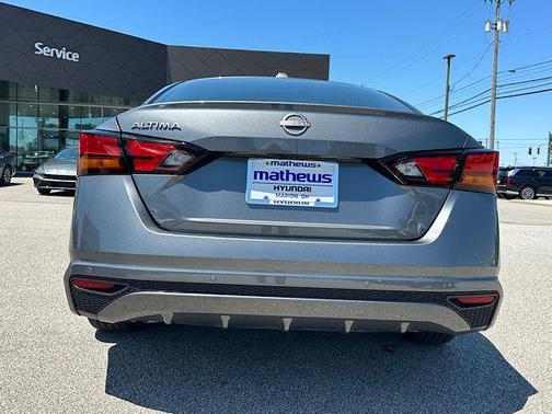 Gun Metallic 2025 Nissan Altima 2.5 SV
