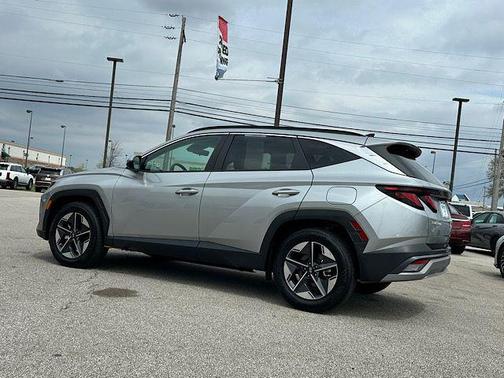 Shimmering Silver 2025 Hyundai TUCSON SEL