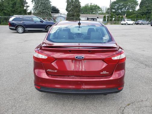 Ruby Red 2014 Ford Focus SE