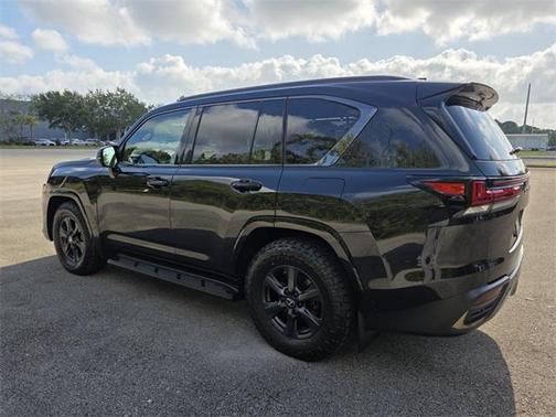 2025 Lexus LX 700h Overtrail