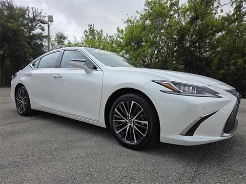 2025 Lexus ES 300h Premium