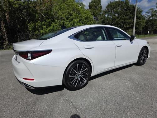 2025 Lexus ES 350 Base