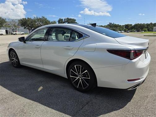 2025 Lexus ES 350 Base