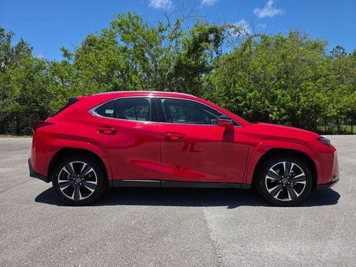 Redline 2025 Lexus UX 300h Premium