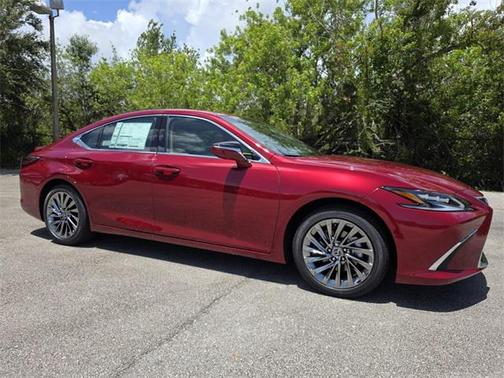 2025 Lexus ES 300h Ultra Luxury