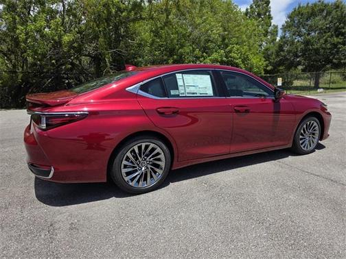 2025 Lexus ES 300h Ultra Luxury