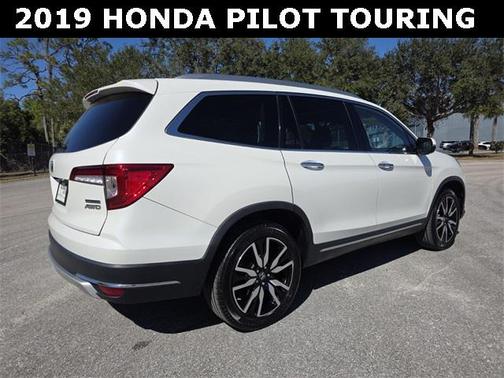 2019 Honda Pilot Touring 8-Passenger