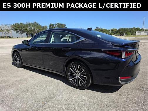 2025 Lexus ES 300h Premium