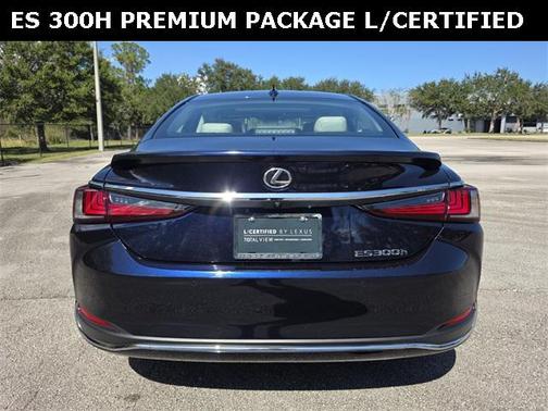 2025 Lexus ES 300h Premium