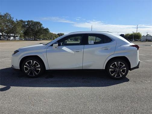 2025 Lexus UX 300h Premium