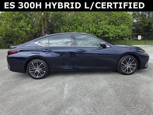 2025 Lexus ES 300h Premium