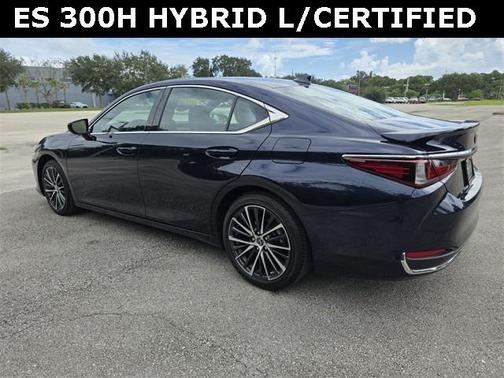 2025 Lexus ES 300h Premium