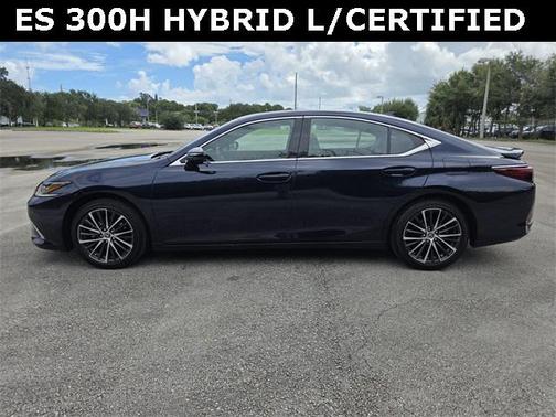 2025 Lexus ES 300h Premium