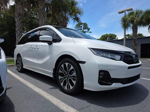 Platinum White 2025 Honda Odyssey Elite