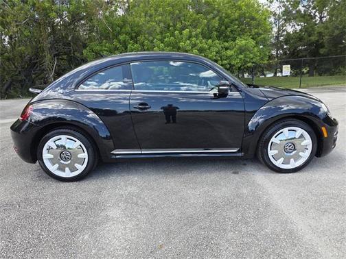 2019 Volkswagen Beetle 2.0T SE
