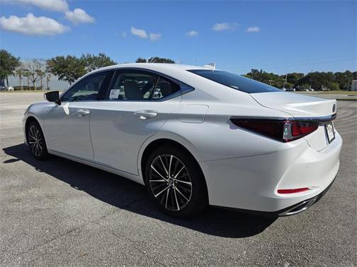 2025 Lexus ES 350 Base