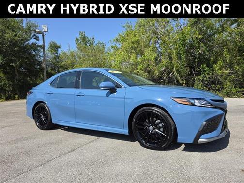 2024 Toyota Camry Hybrid SE