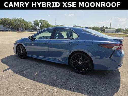 2024 Toyota Camry Hybrid SE