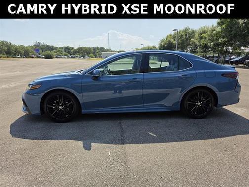 2024 Toyota Camry Hybrid SE