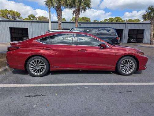 2019 Lexus ES 300h Luxury