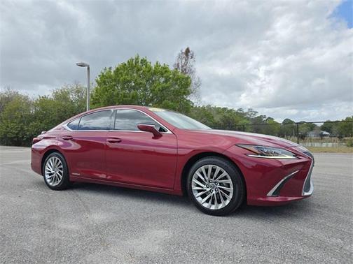 2019 Lexus ES 300h Luxury