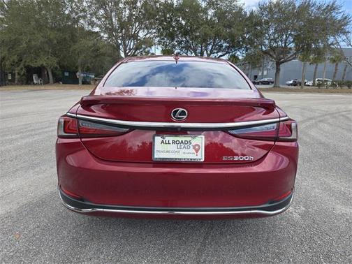 2019 Lexus ES 300h Luxury