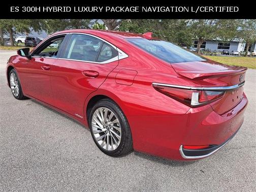 2019 Lexus ES 300h Ultra Luxury