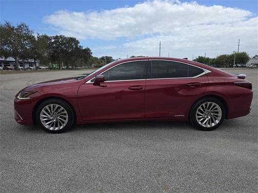 2019 Lexus ES 300h Luxury
