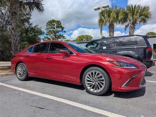 2019 Lexus ES 300h Luxury