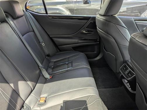 2019 Lexus ES 300h Luxury
