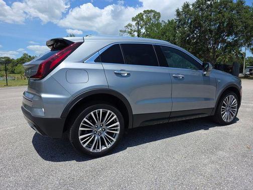 Argent Silver Metallic 2024 Cadillac XT4 Premium Luxury