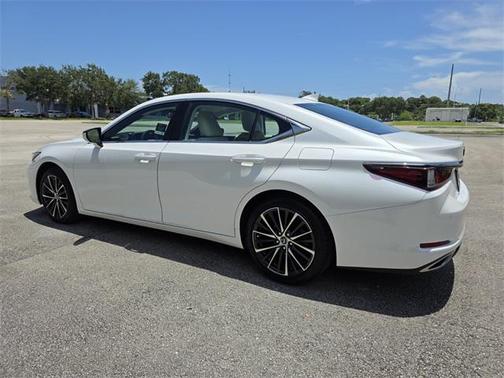 2022 Lexus ES 350 Premium