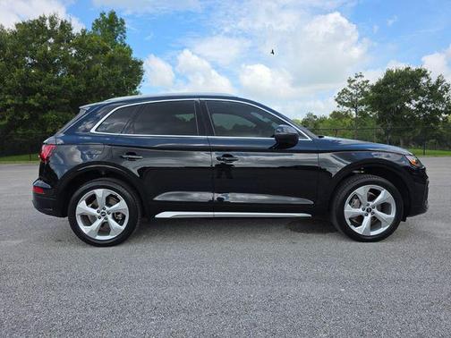 Black Metallic 2021 Audi Q5 45 Prestige