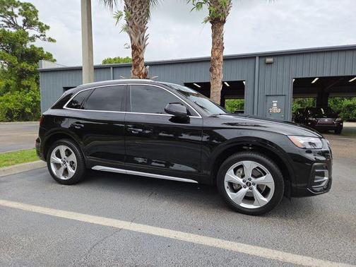 Black Metallic 2021 Audi Q5 45 Prestige