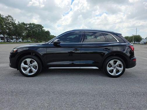 Black Metallic 2021 Audi Q5 45 Prestige