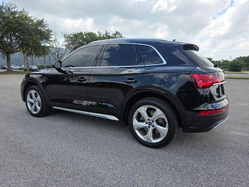Black Metallic 2021 Audi Q5 45 Prestige