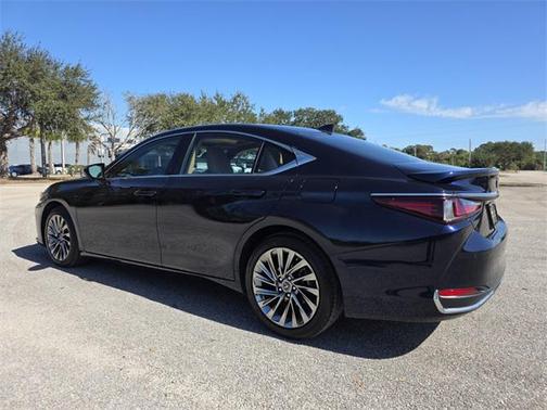 2024 Lexus ES 300h Ultra Luxury