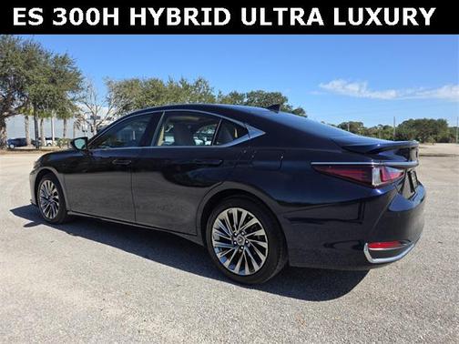 2024 Lexus ES 300h Ultra Luxury