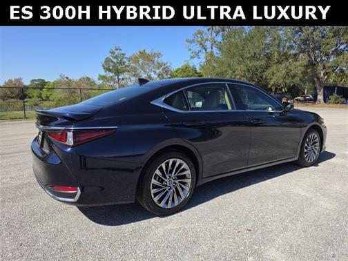 2024 Lexus ES 300h Ultra Luxury