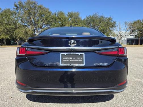 2024 Lexus ES 300h Ultra Luxury