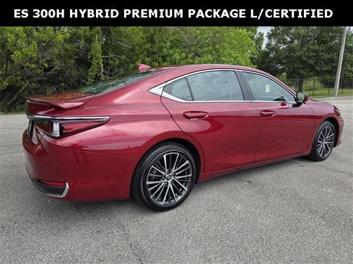 2025 Lexus ES 300h Premium