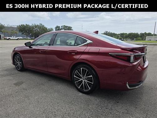 2025 Lexus ES 300h Premium