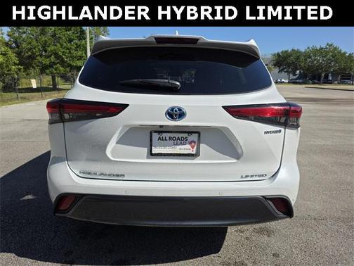 2022 Toyota Highlander Hybrid Limited