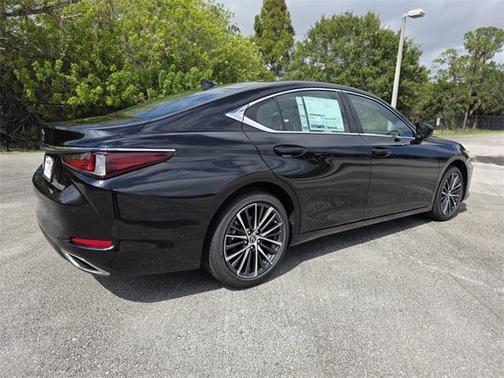 2025 Lexus ES 350 Base