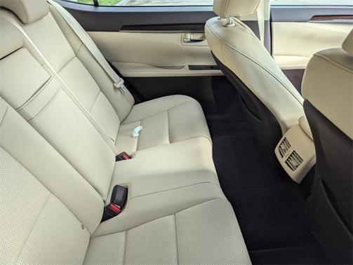 2016 Lexus ES 350 Base