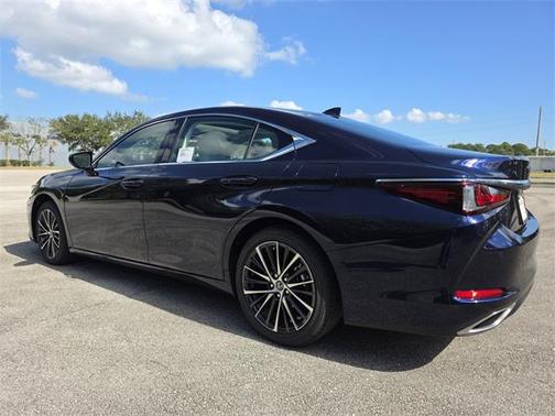 2025 Lexus ES 350 Base