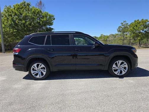 2023 Volkswagen Atlas 3.6L SE w/Technology