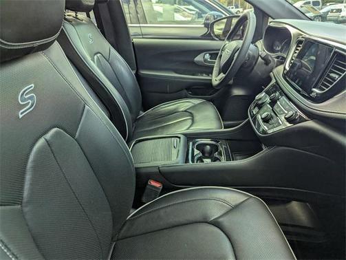 2023 Chrysler Pacifica Hybrid Limited